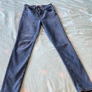 Levi's Women's Dark Wash Skinny Jeans